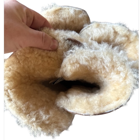 BearPaw Boots Sz 9 - Picture 5 of 9